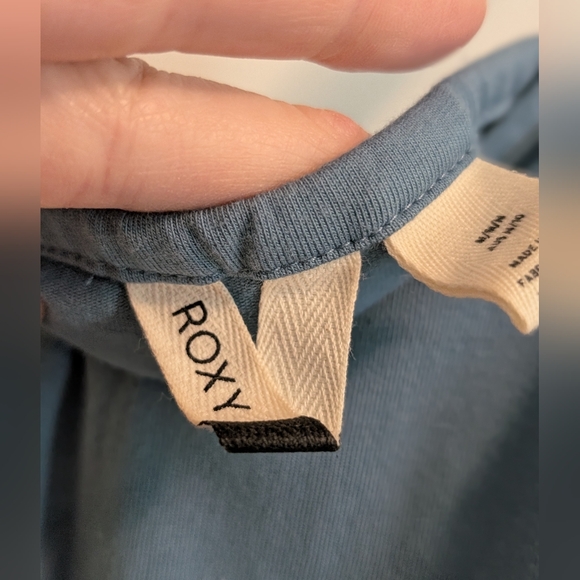 NWOT Roxy Floral Red, White & Blue Dress Size M - Picture 6 of 11